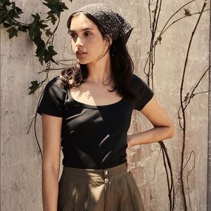 Dôen Brigitte Tee in Black